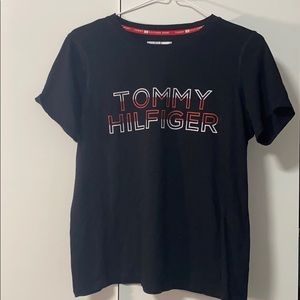 Black Tommy Hilfiger T-shirt